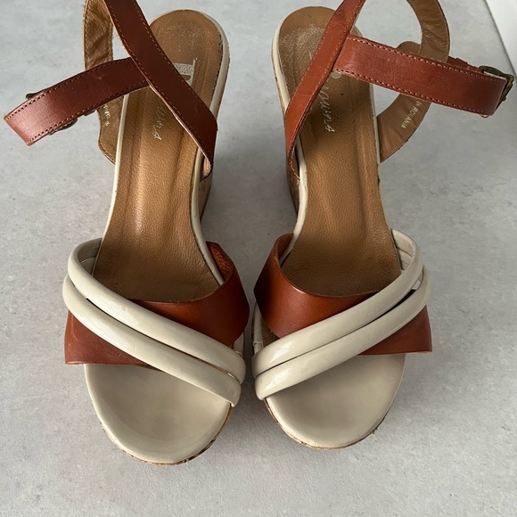 Brown’s wedge heels - Picture 1 of 7